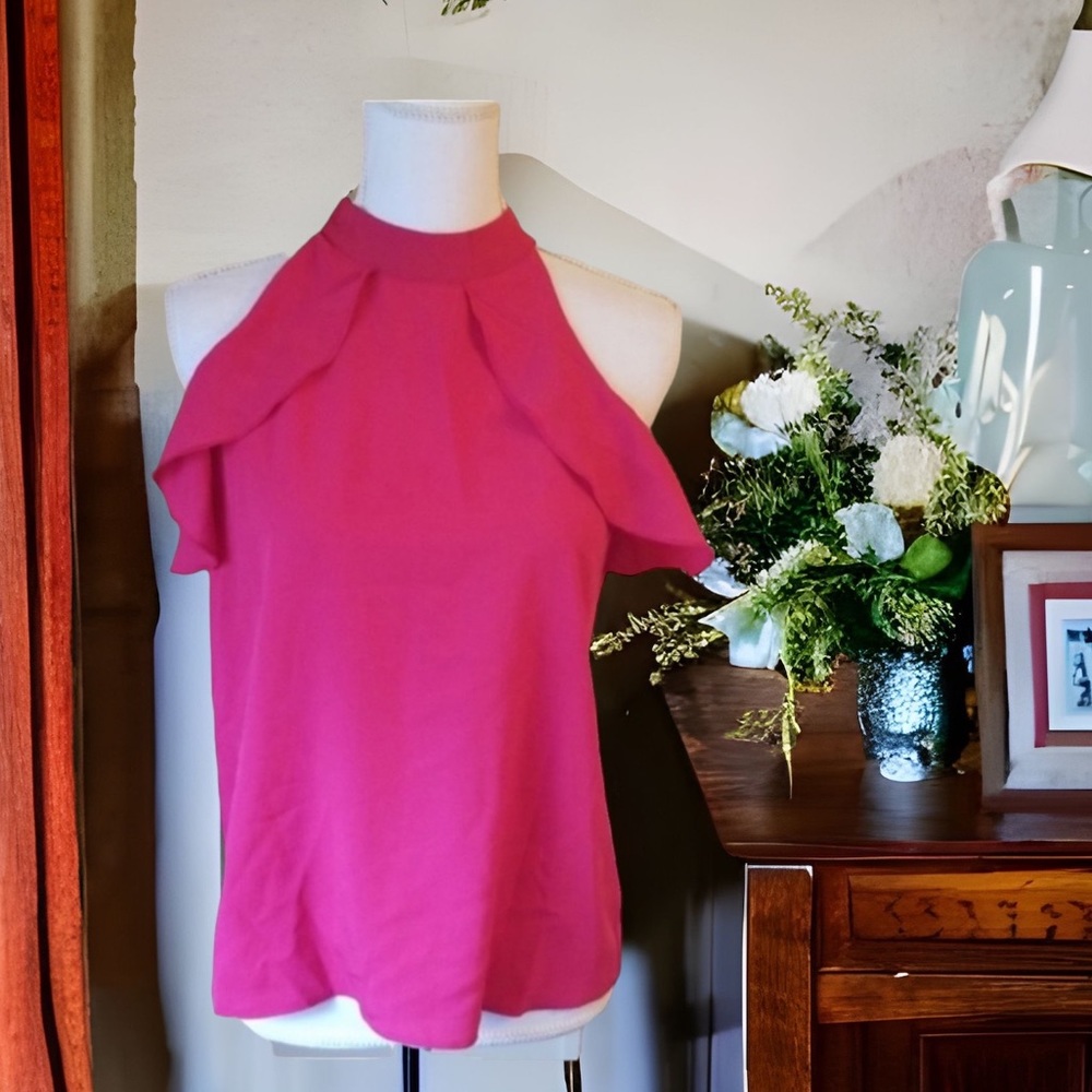 Romeo + Juliet top
